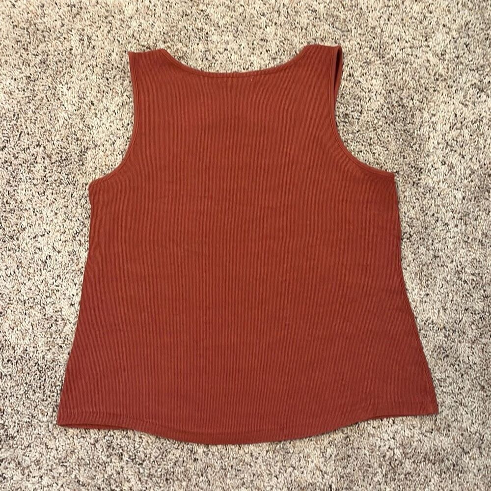 Evereve Rust Ribbed Cutout Tank Medium - Picture 5 of 8